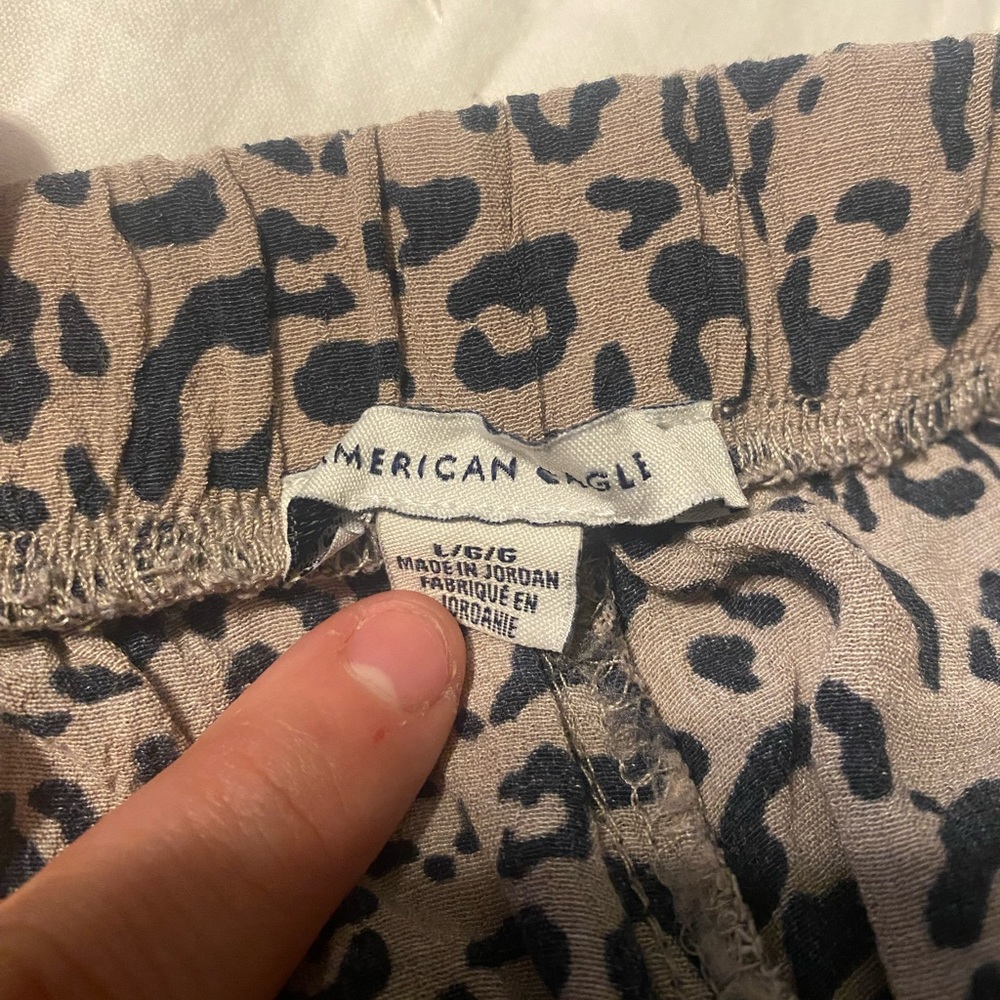 Cheeta Ruffle Shorts AE - Picture 2 of 3